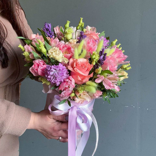 Цветочная композиция «Патрисия» – нежность и изысканность в шляпной коробке