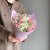 Букет «Тиана» – нежные пионовидные тюльпаны и белая маттиола с доставкой